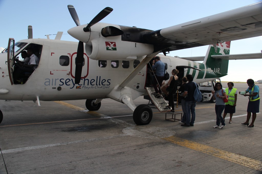 Flight to Praslin